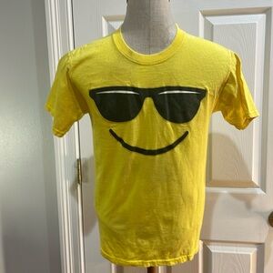 Y2K smiley face T-shirt fruit of the loom 100% cotton youth boys girls size L